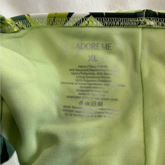 Bathing suits - Picture 9 of 9